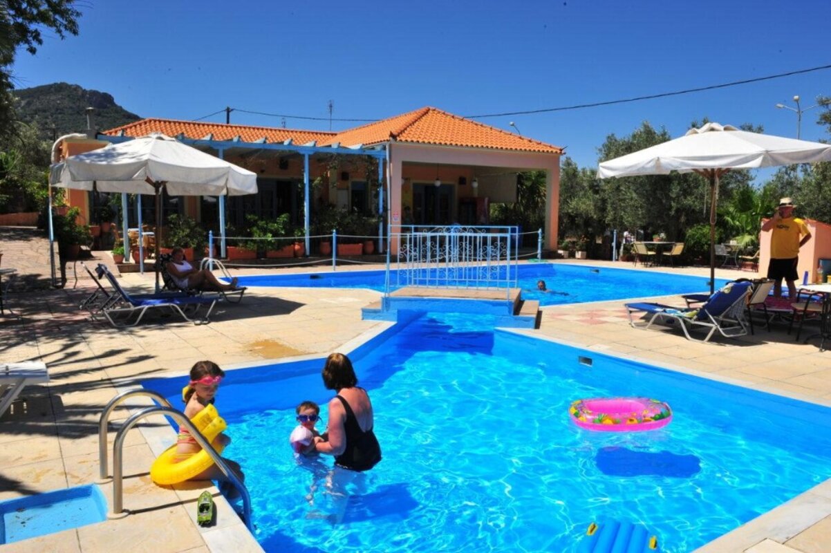 Grčija - lezbos - petra