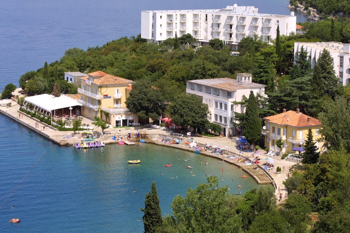 Otok Krk: Omišalj - Kvarner