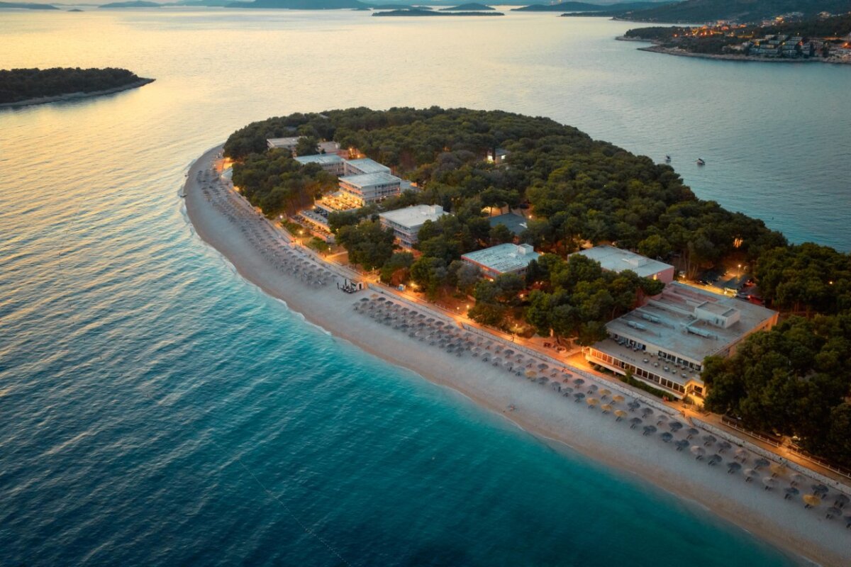 Zaključek poletja s Poskočnimi Muzikanti in klapo Mirakul