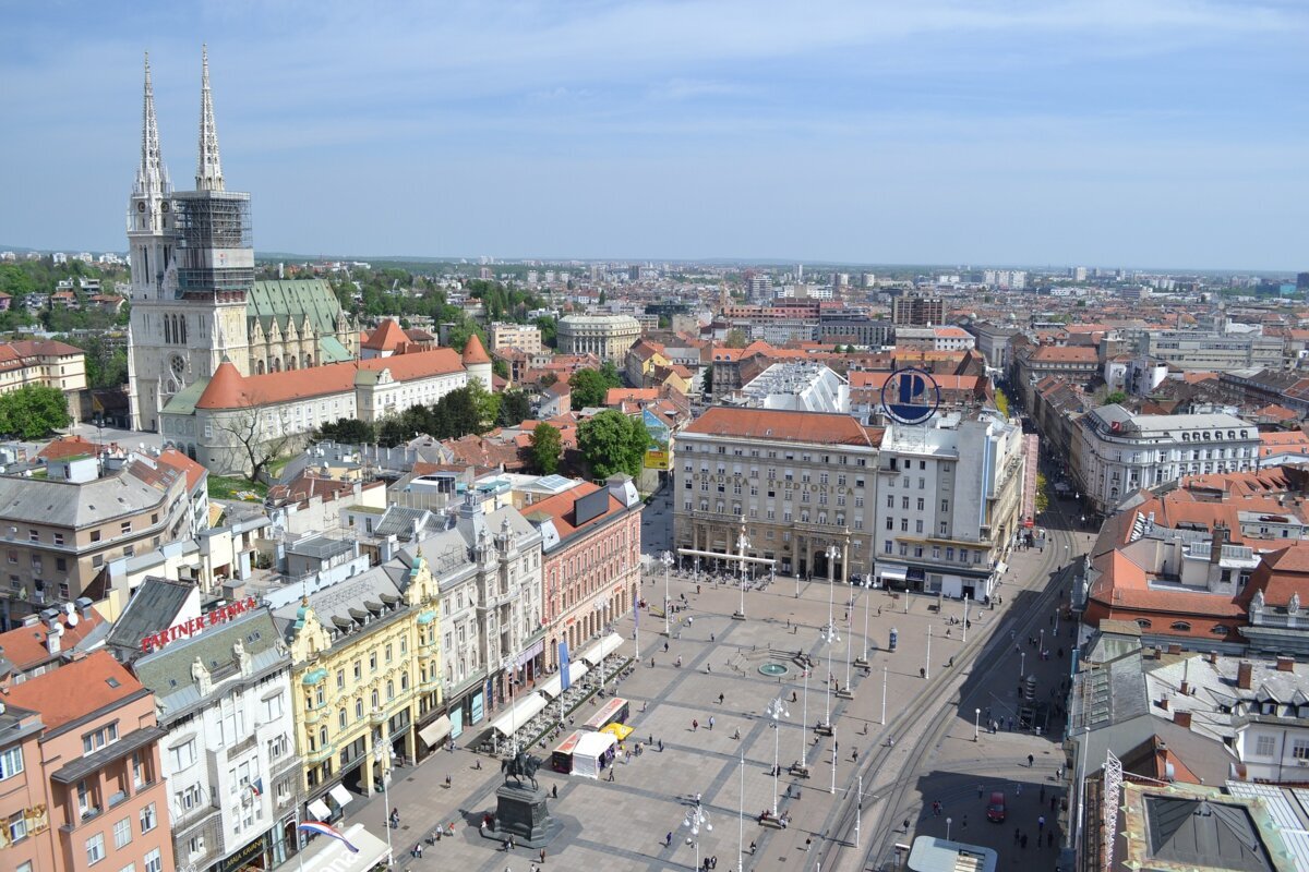 Božična zgodba v čazmi in zagreb