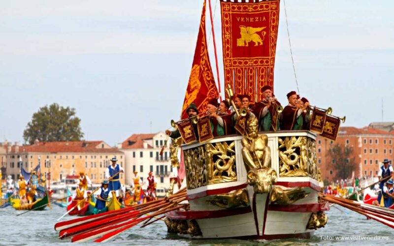 Zgodovinska regata v Benetkah