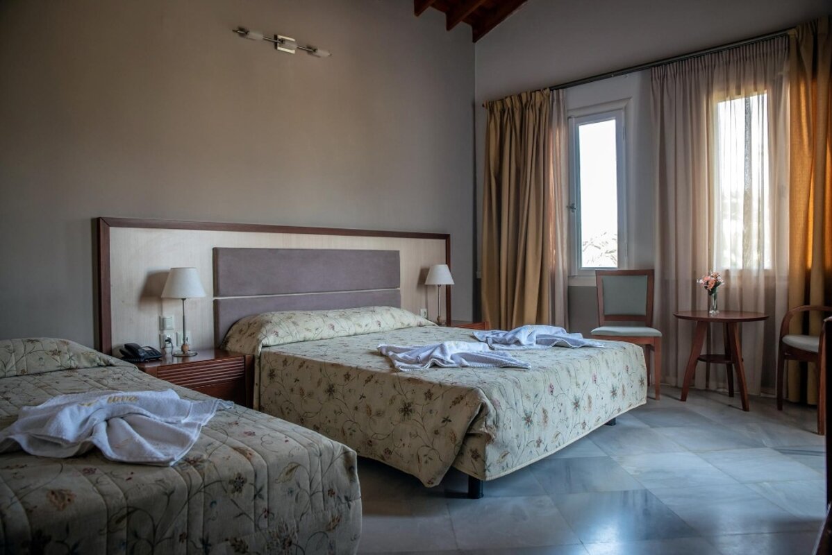 Grčija - lezbos - petra 